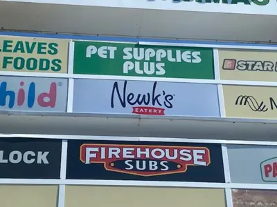 Pylon Signs Photo